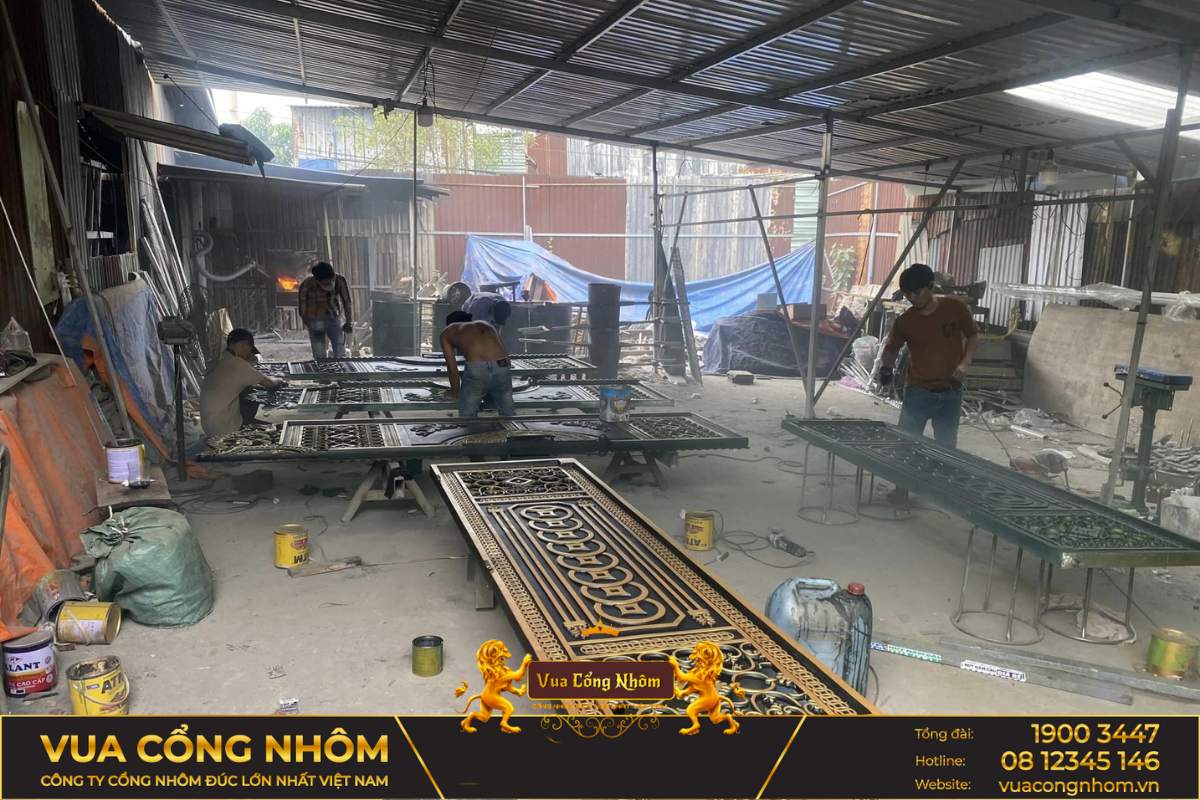 Xưởng sản xuất của Vua Cổng Nhôm tại Hà Nội 